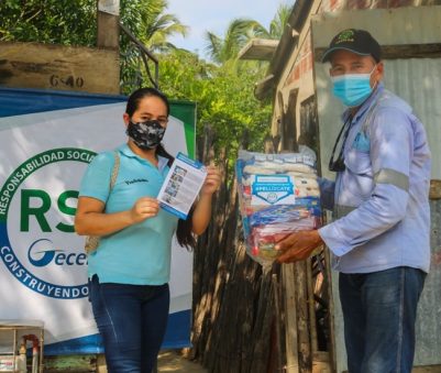 Gecelca entregó más de 4.300 ayudas alimentarias a las familias del corregimiento de Mingueo, La Guajira